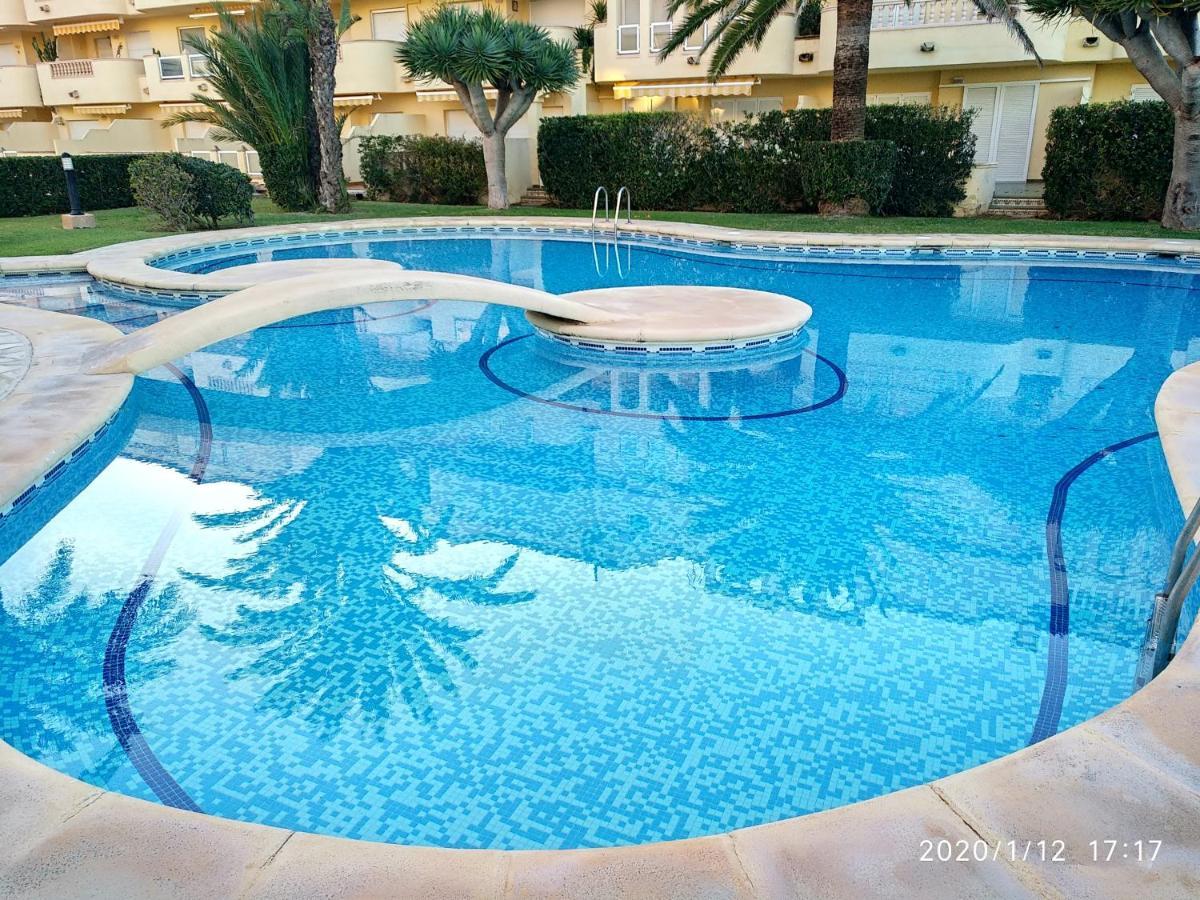 Estupendo Apartamento En Primera Linea De Playa Y Con Vistas Al Mar Dénia Exterior foto